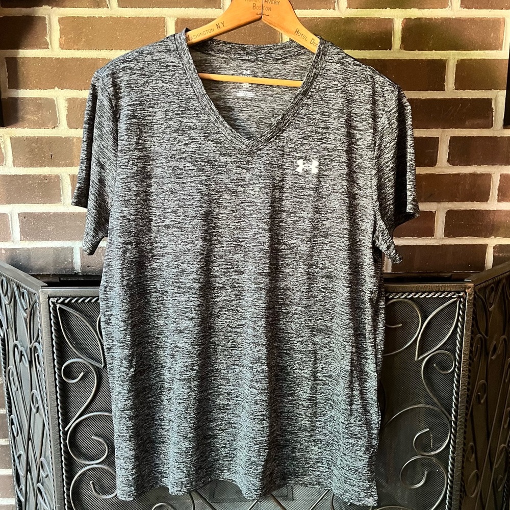 Under Armour women’s top